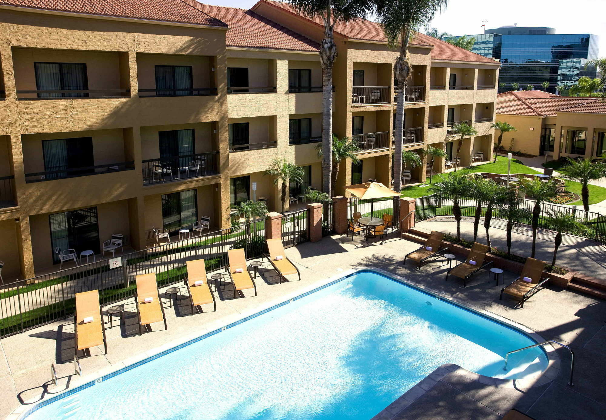 Courtyard By Marriott San Diego Sorrento Valley Eksteriør billede